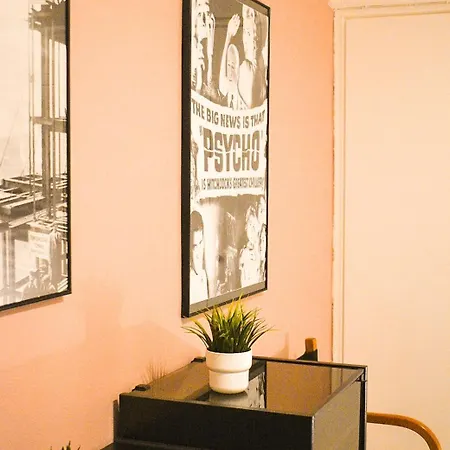 90 Sqm 2 Bedroom Near Ixia דירה