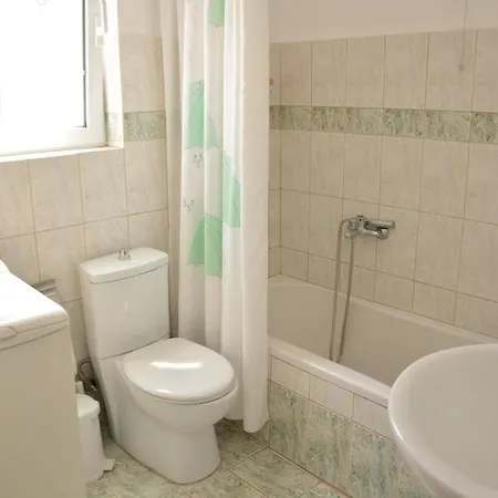90 Sqm 2 Bedroom Near Ixia Apartment